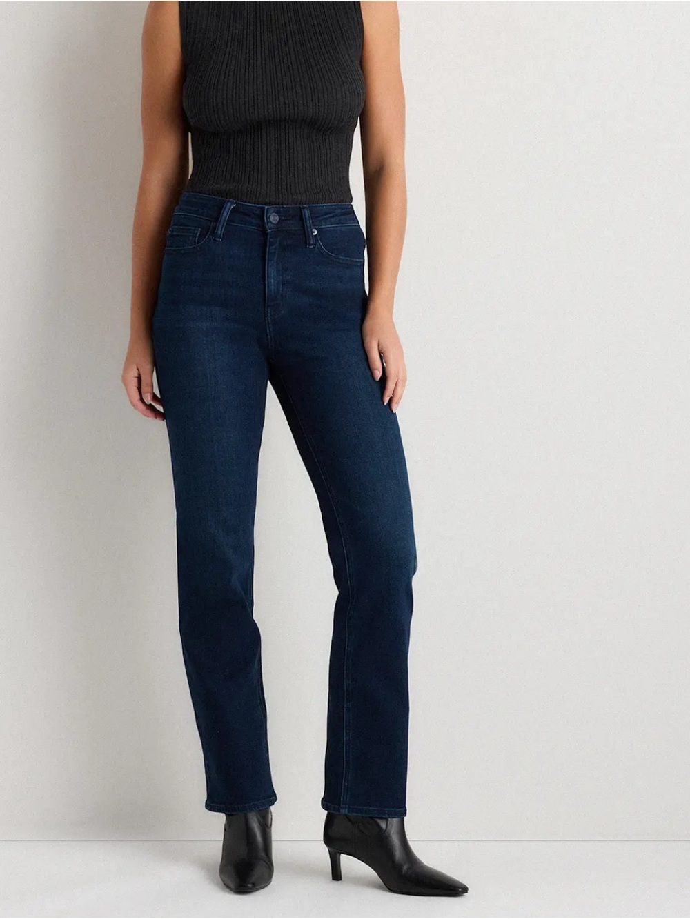 Quince Women’s Dark Blue Straight-Leg Jeans